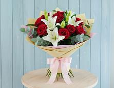 Букет цветов из:  Лилии и Розы в Тырети 1-й