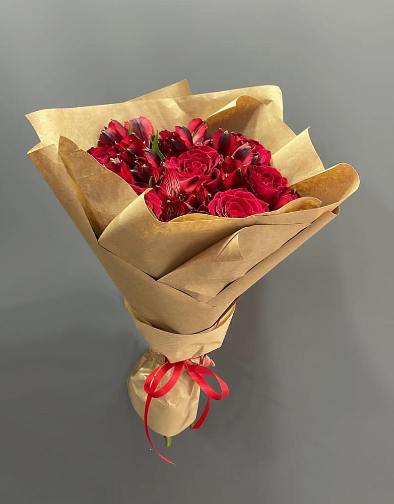 Букет цветов из: Альстромерии и Розы в Тырети 1-й