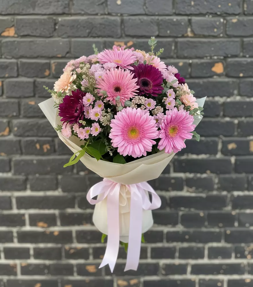 Букет цветов из: Герберы и Хризантемы в Тырети 1-й