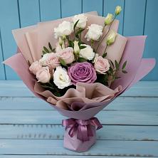 Букет цветов из:  Розы и Лизиантусы в Тырети 1-й