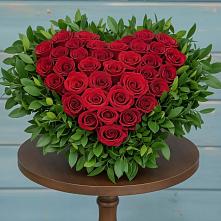 Цветочная композиция из Розы в виде сердца в Тырети 1-й