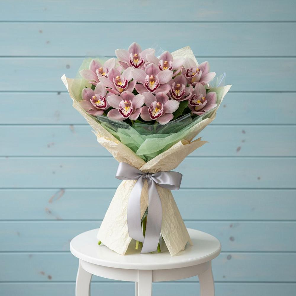 Букет цветов из: Орхидеи и Розы в Тырети 1-й