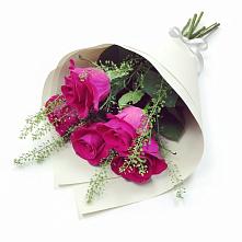 Букет цветов из:  Розы в Тырети 1-й