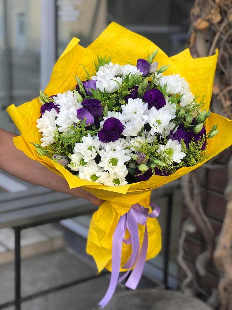 Букет цветов из: Ирисы, Хризантемы и Ромашки в Тырети 1-й