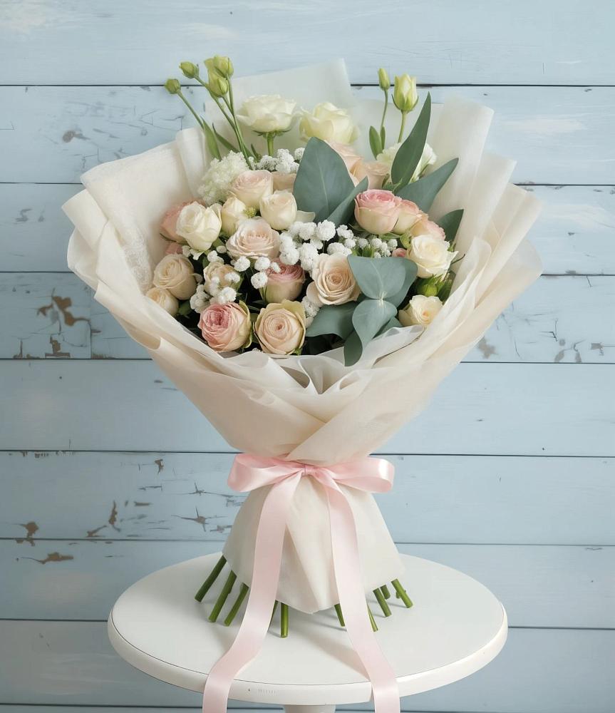 Букет цветов из: Розы и Лизиантусы в Тырети 1-й