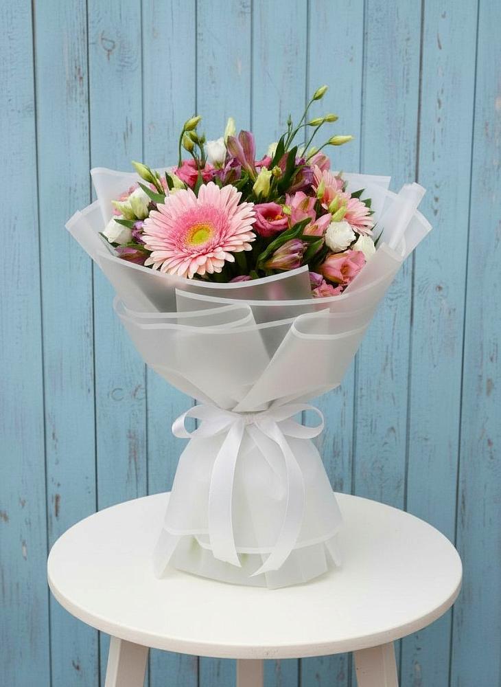 Букет цветов из: Герберы, Альстромерии и Лизиантусы в Тырети 1-й