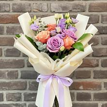 Букет цветов из:  Лизиантусы и Розы в Тырети 1-й