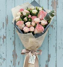 Букет цветов из:  Розы в Тырети 1-й