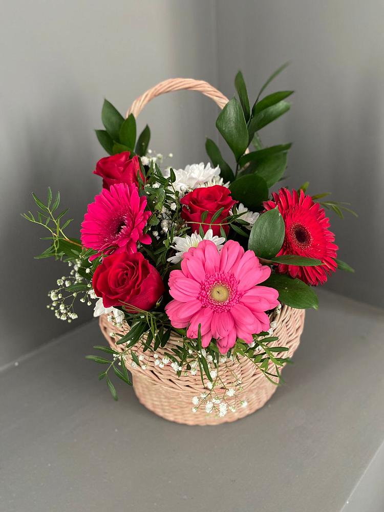 Цветочная композиция из Розы, Хризантемы и Герберы в корзине в Тырети 1-й