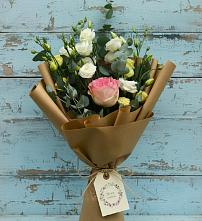Букет цветов из:  Розы и Лизиантусы в Тырети 1-й