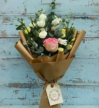 Букет цветов из:  Розы и Лизиантусы в Тырети 1-й