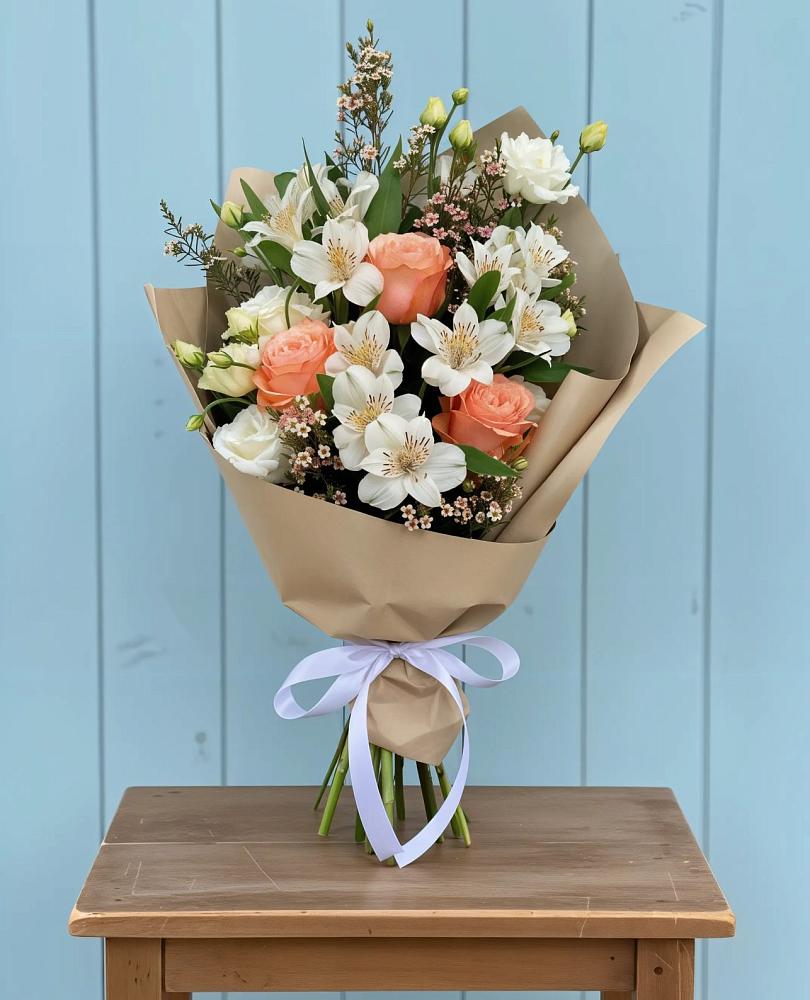 Букет цветов из: Альстромерии, Лизиантусы, Розы и Хризантемы в Тырети 1-й